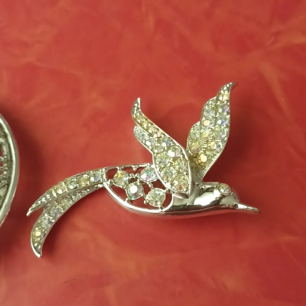 Sara Coventry brooches vintage jewelry